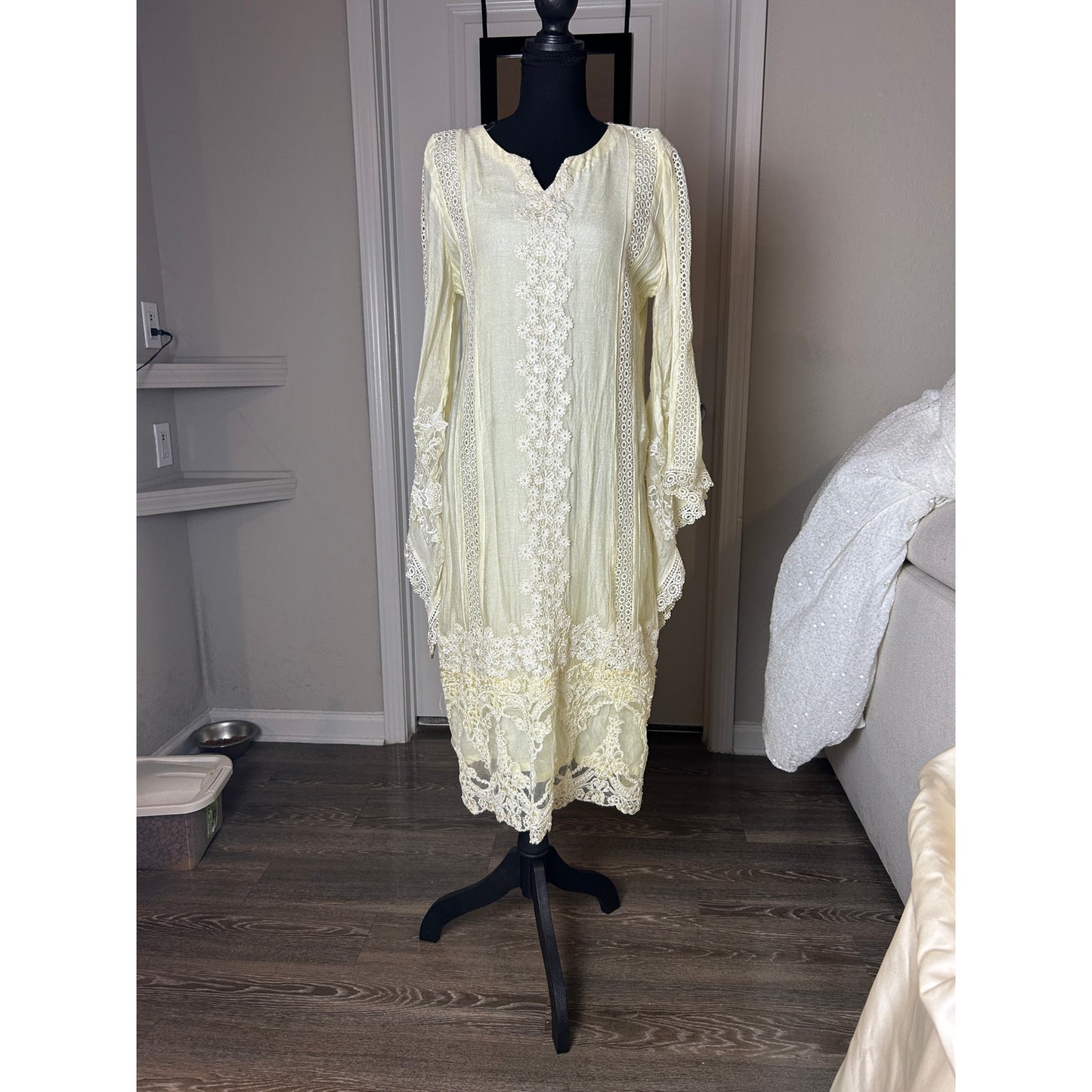 ✨ 1970s Angel Sleeve Boho Goddess Wedding Dress — Beading & Daisy Details