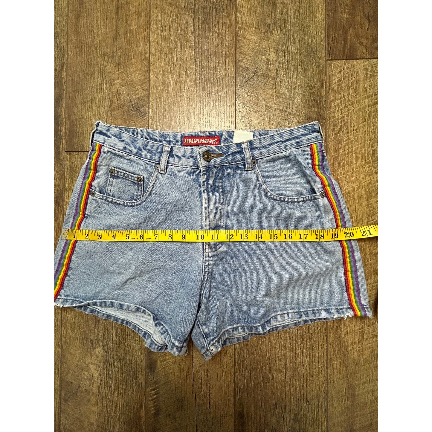 union bay rainbow strip light wash jorts 30in high waist 3in inseam