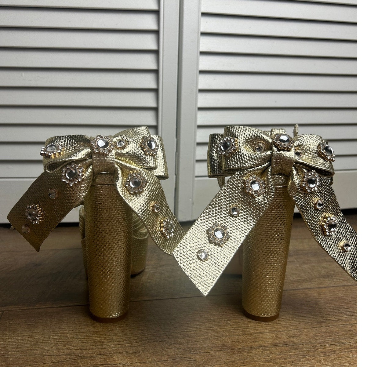 azalea wang gold mcbling circle heel platform peep toe sandal size 8