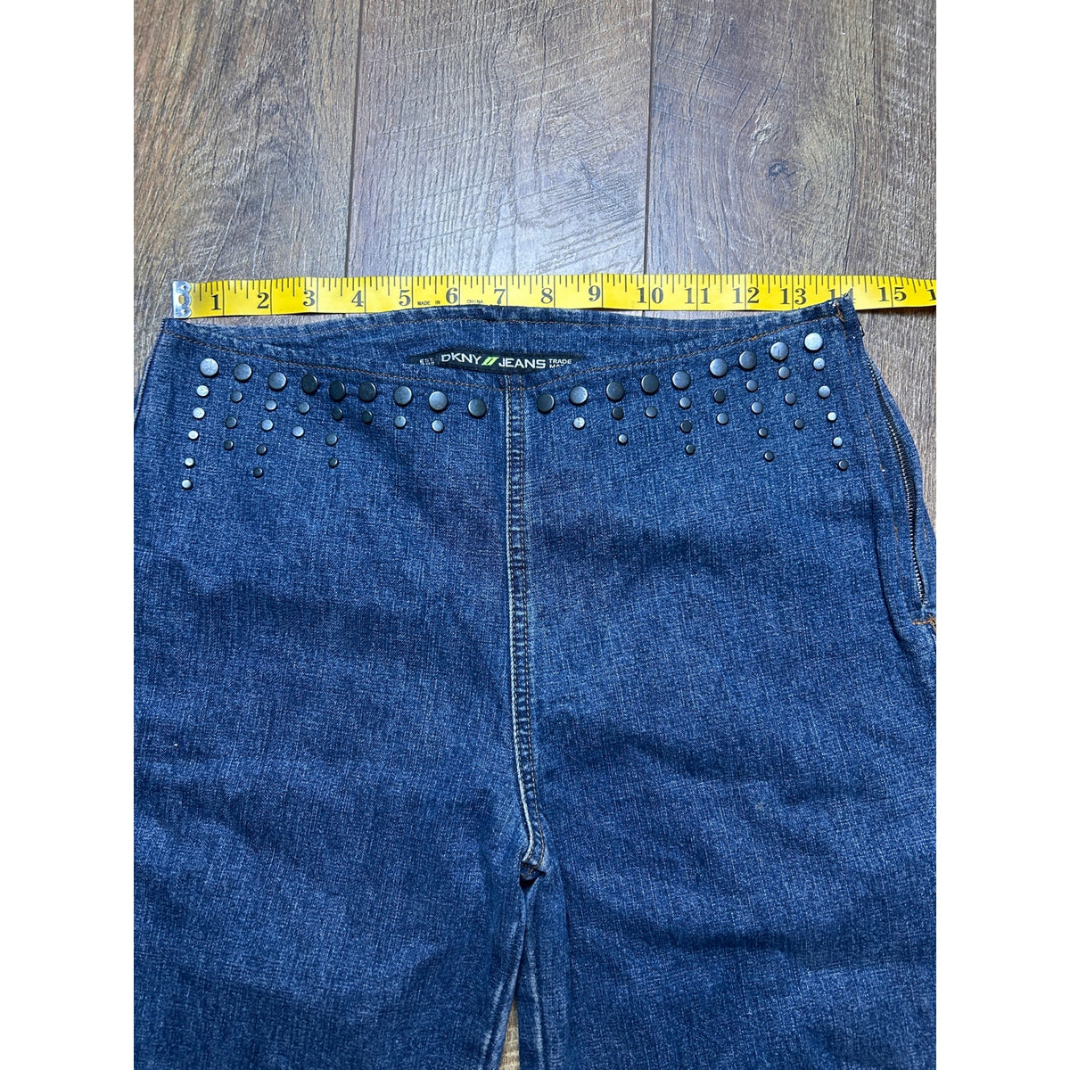 Vintage DKNY Bareback Brazilian Jeans Size 4 Studded Mid Rise 32x31 Y2K Denim