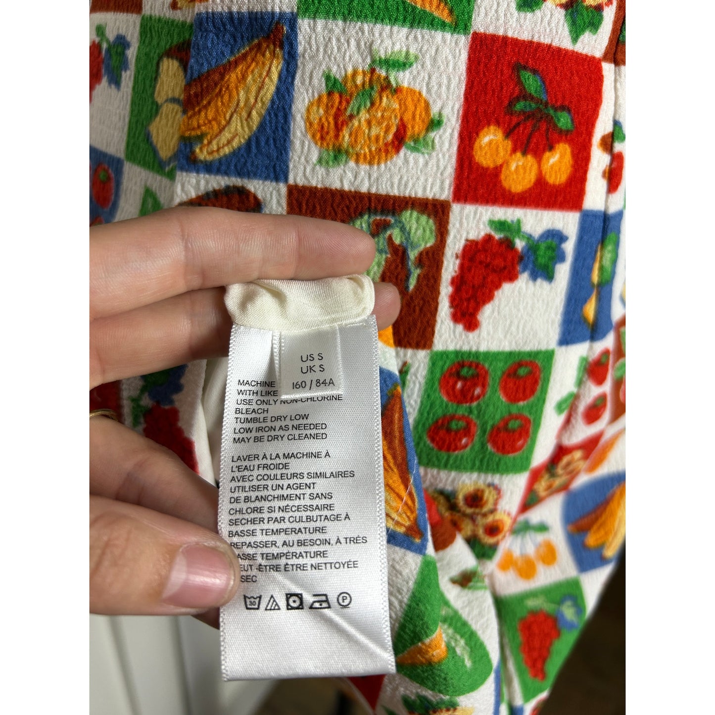 NEU Urban Outfitters Kleid mit Früchtemuster, Kragen, A-Linie, Krepp, Mini