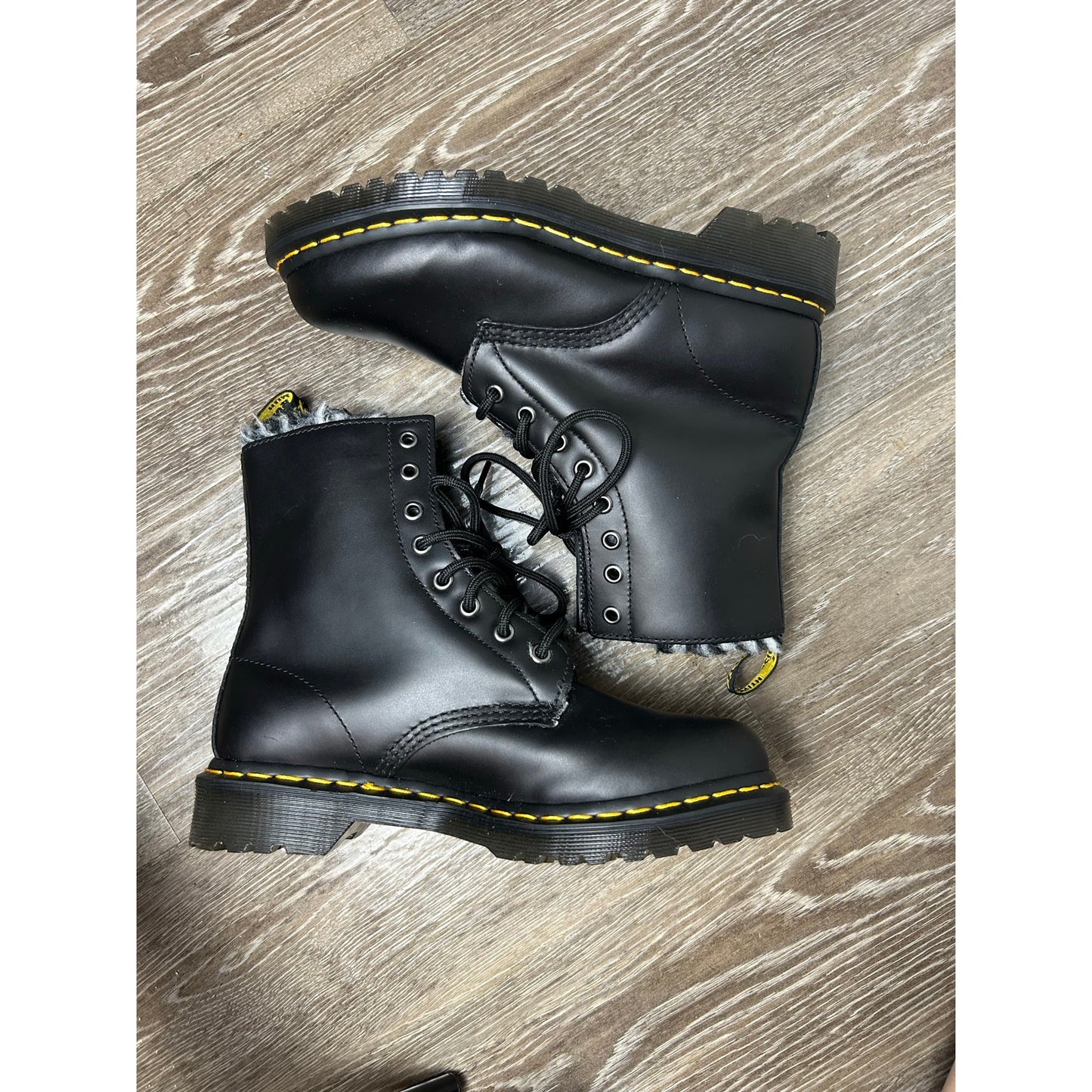 Bottes de combat Dr Martens 1460 Serena doublées de fausse fourrure à imprimé animal
