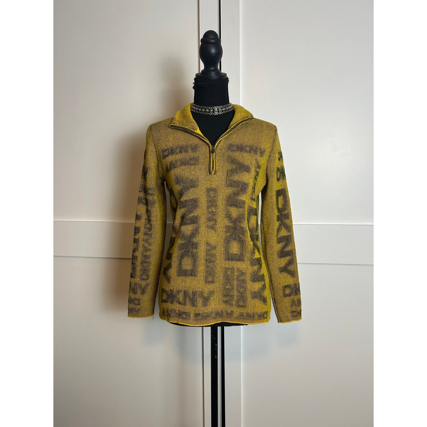 DKNY Gerippter Pullover mit kurzem Reißverschluss, Schwarz-Gelb, Cyberpunk Glitch Grunge Y2K Techwear M/L