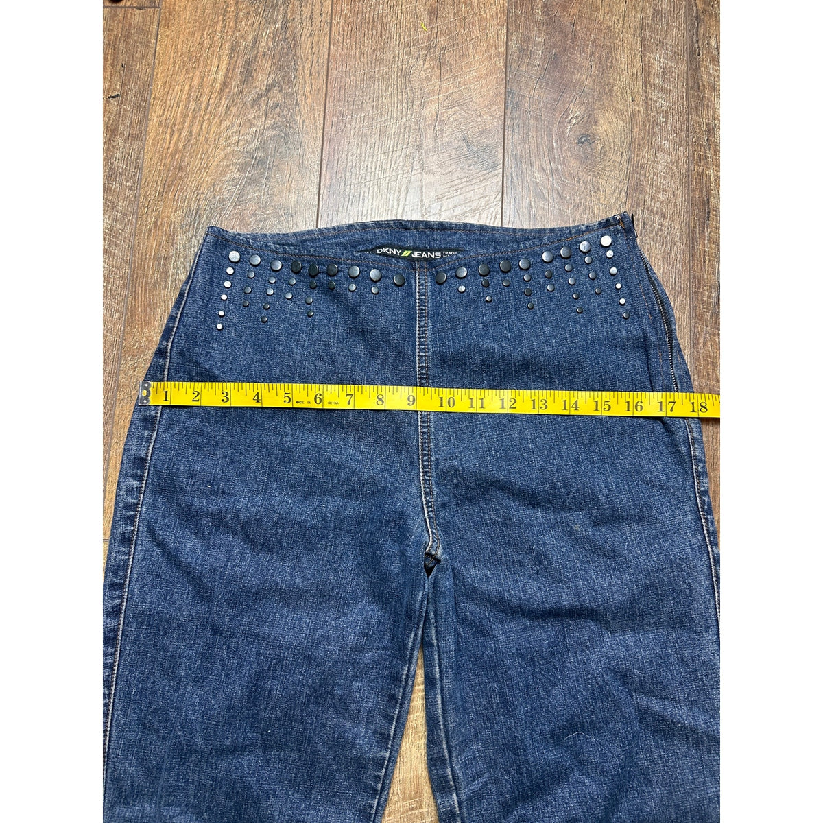 Vintage DKNY Bareback Brazilian Jeans Size 4 Studded Mid Rise 32x31 Y2K Denim