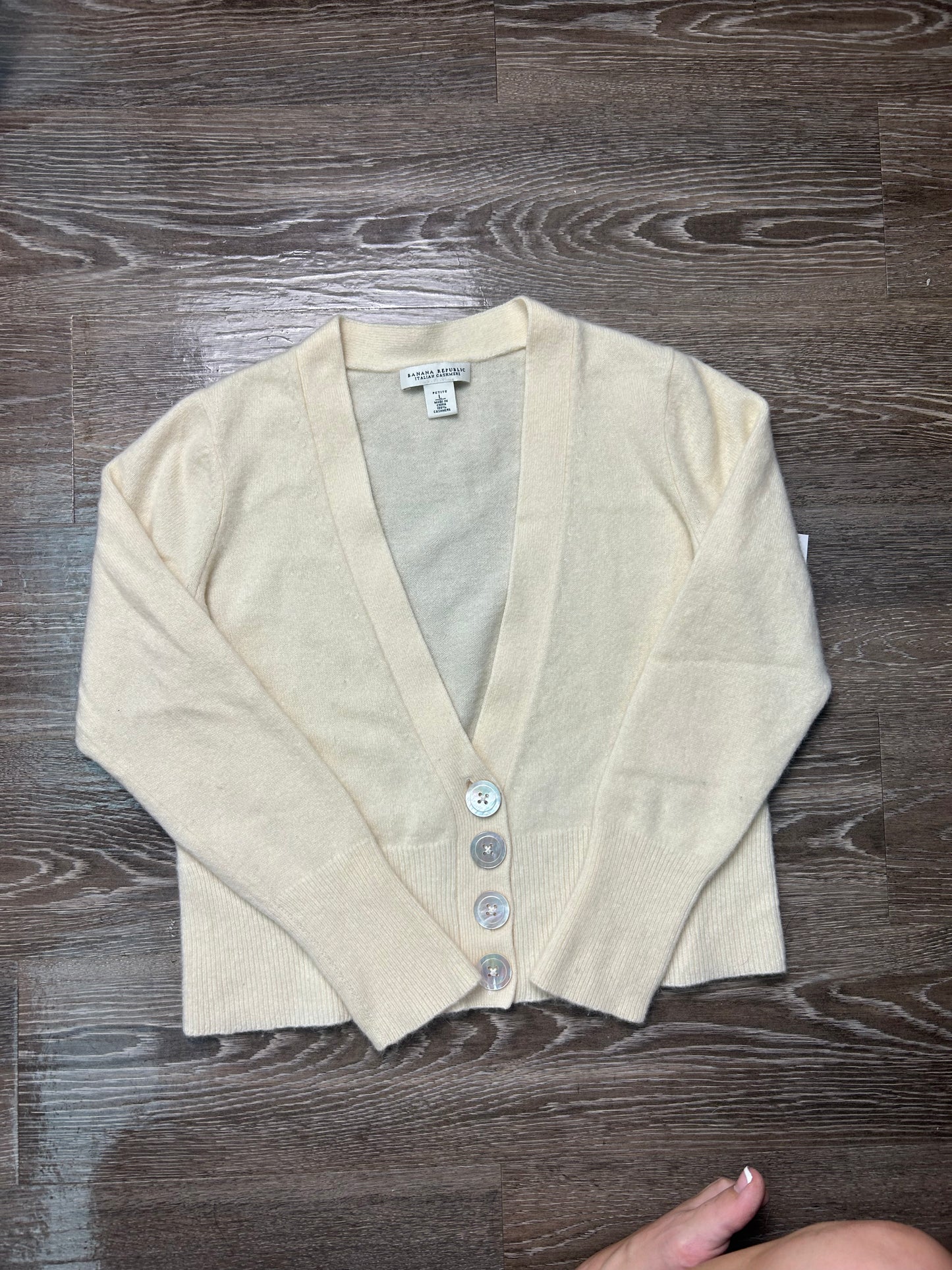 Banana Republic Cashmere Cardigan Cream with Abalone Buttons Size Petite Large