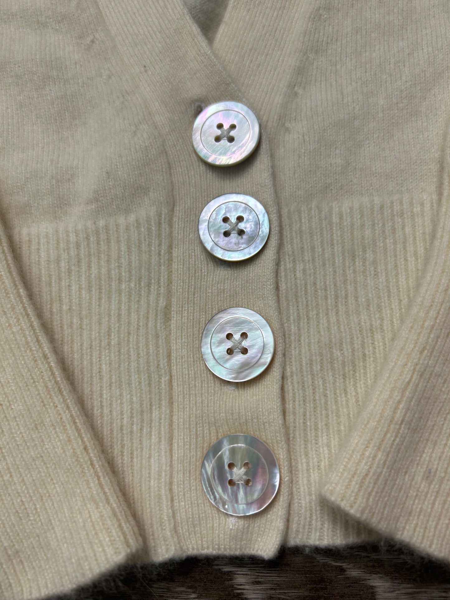 Banana Republic Cashmere Cardigan Cream with Abalone Buttons Size Petite Large