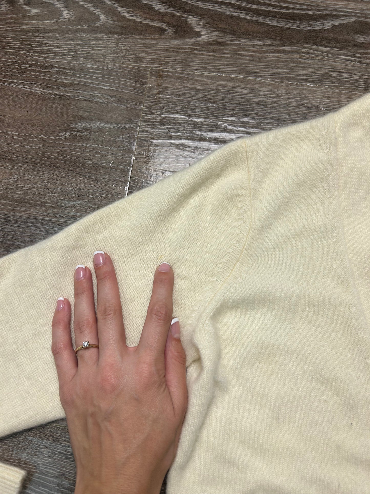 Banana Republic Cashmere Cardigan Cream with Abalone Buttons Size Petite Large