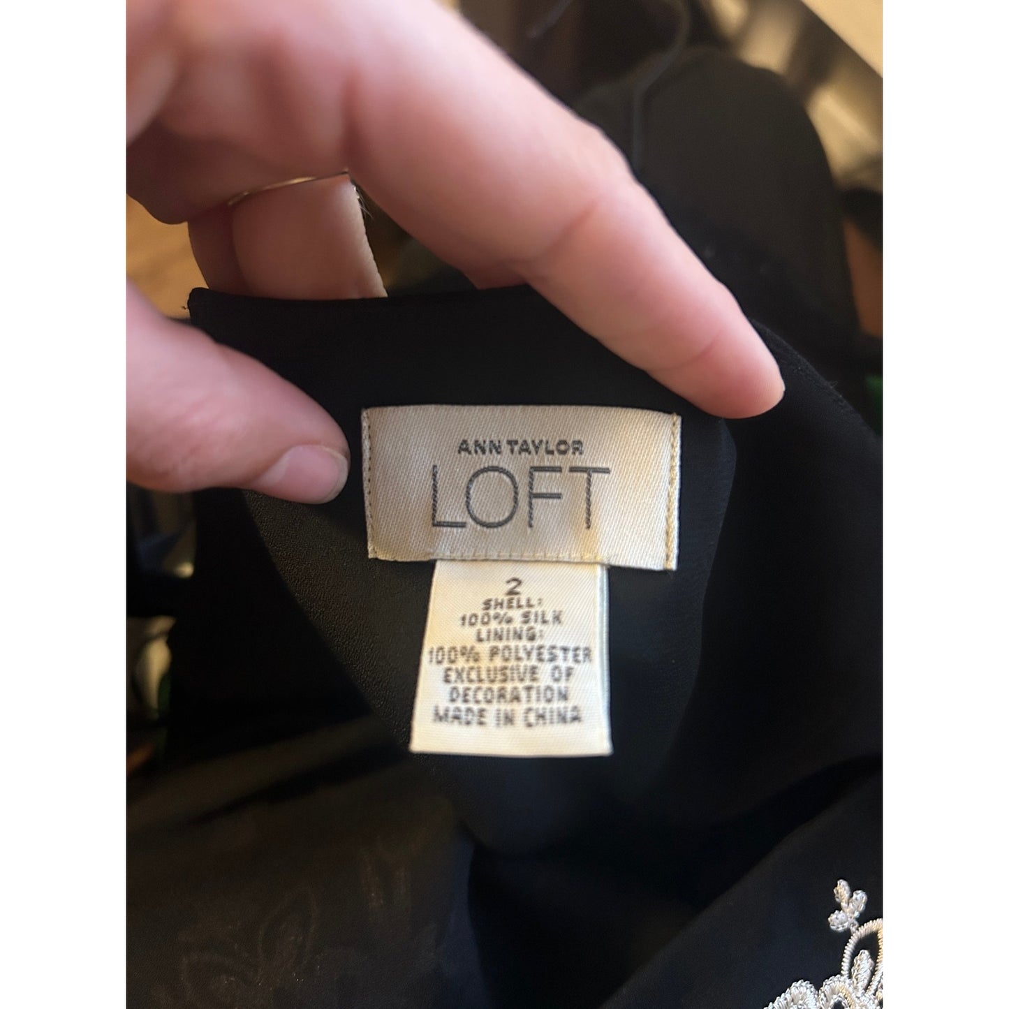robe de cocktail en soie noire et blanche taille 2 Ann Taylor Loft coquette sombre