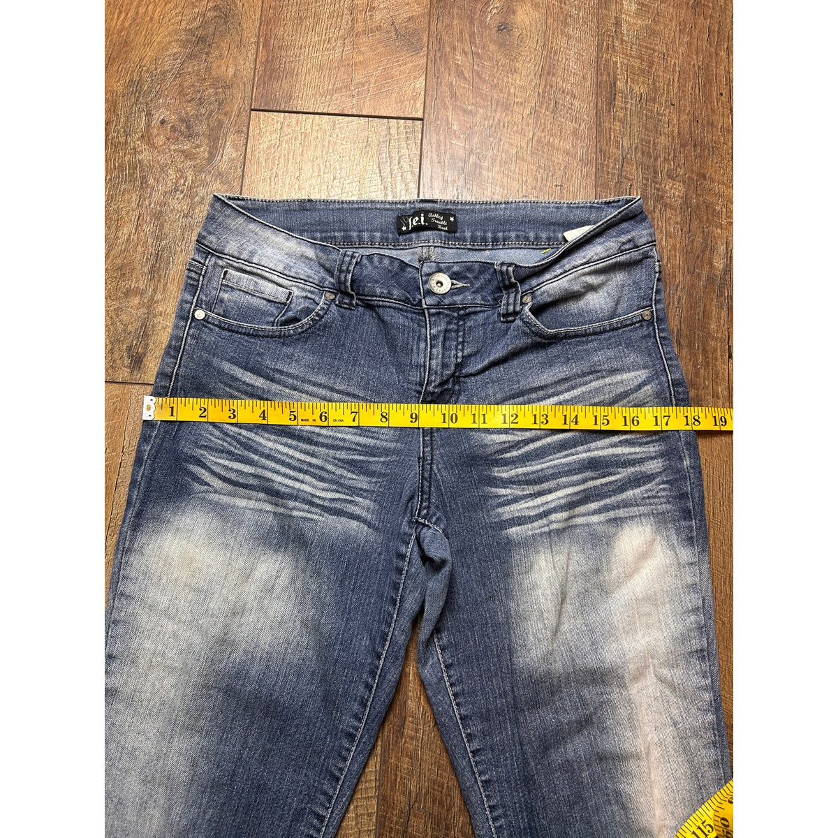 LEI Ashley Trouble Bootcut Jeans Size 11 Juniors Light Wash Whiskered Flap Pockets Y2K