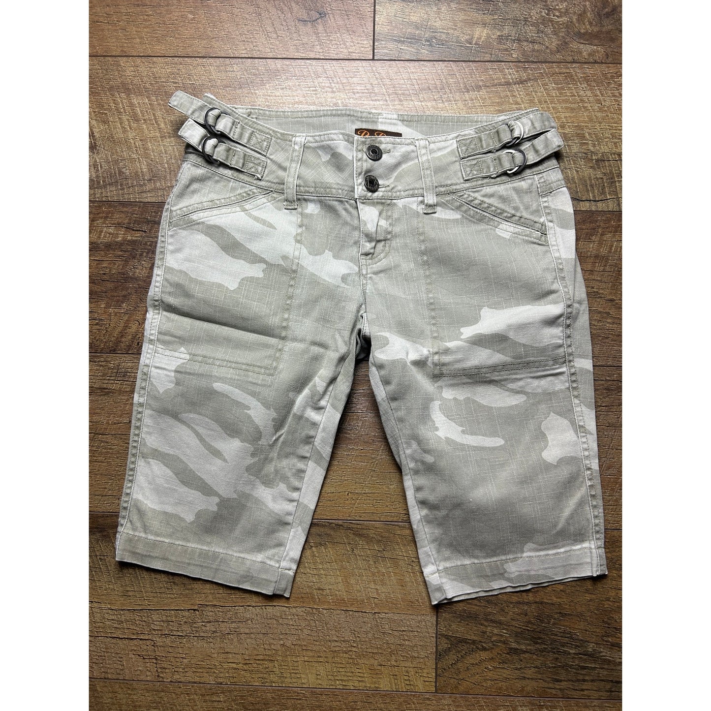 y2k bebop lowrise camo bermuda shorts cotton size 3