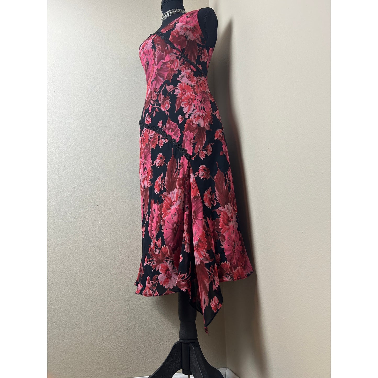 Y2K Fairycore Donna Ricco Schwarz Rot Floral Asymmetrisches Kleid Größe 6 Whimsigoth