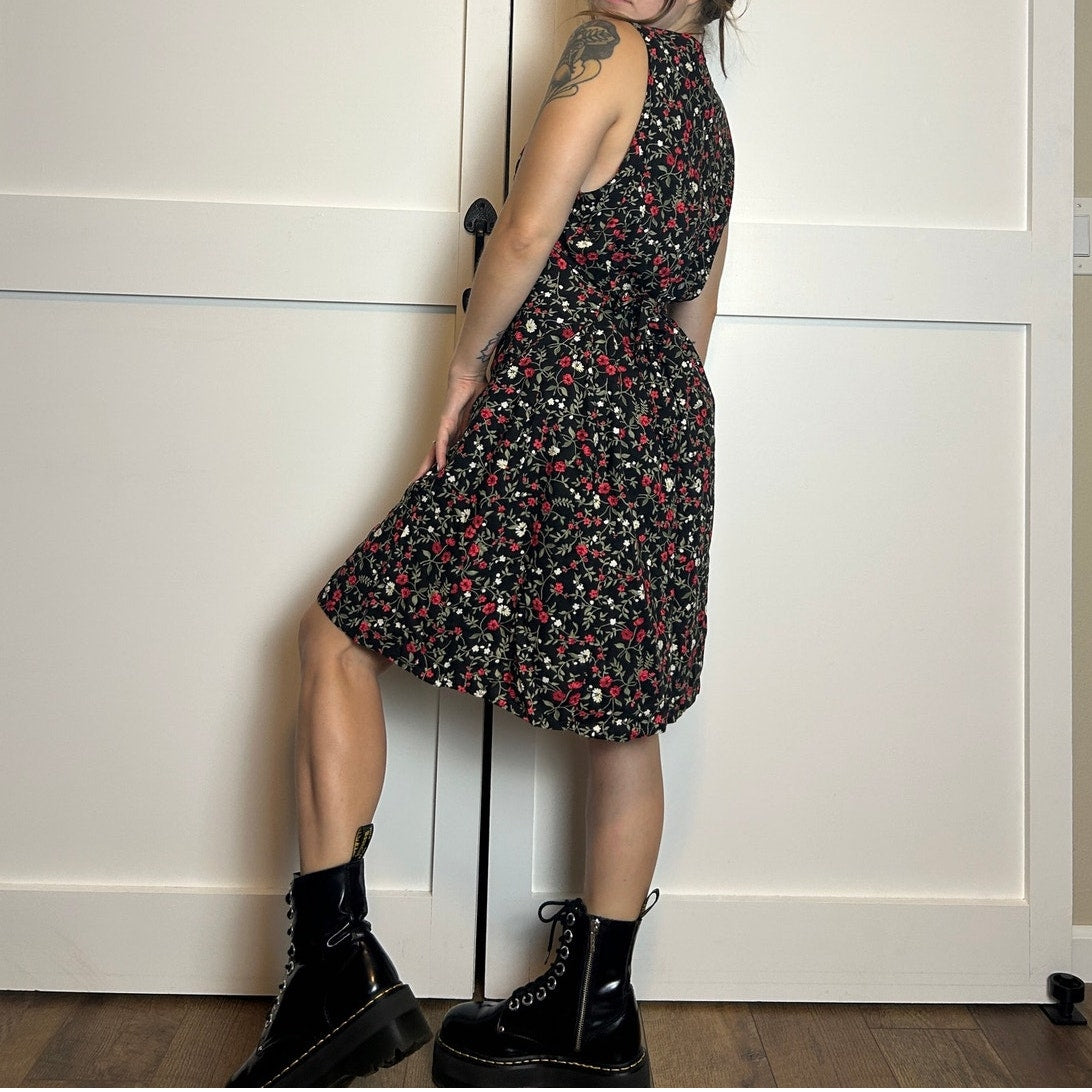 90s Witchy Dark Floral Tie Back Button-Up Dress — Basic Editions M