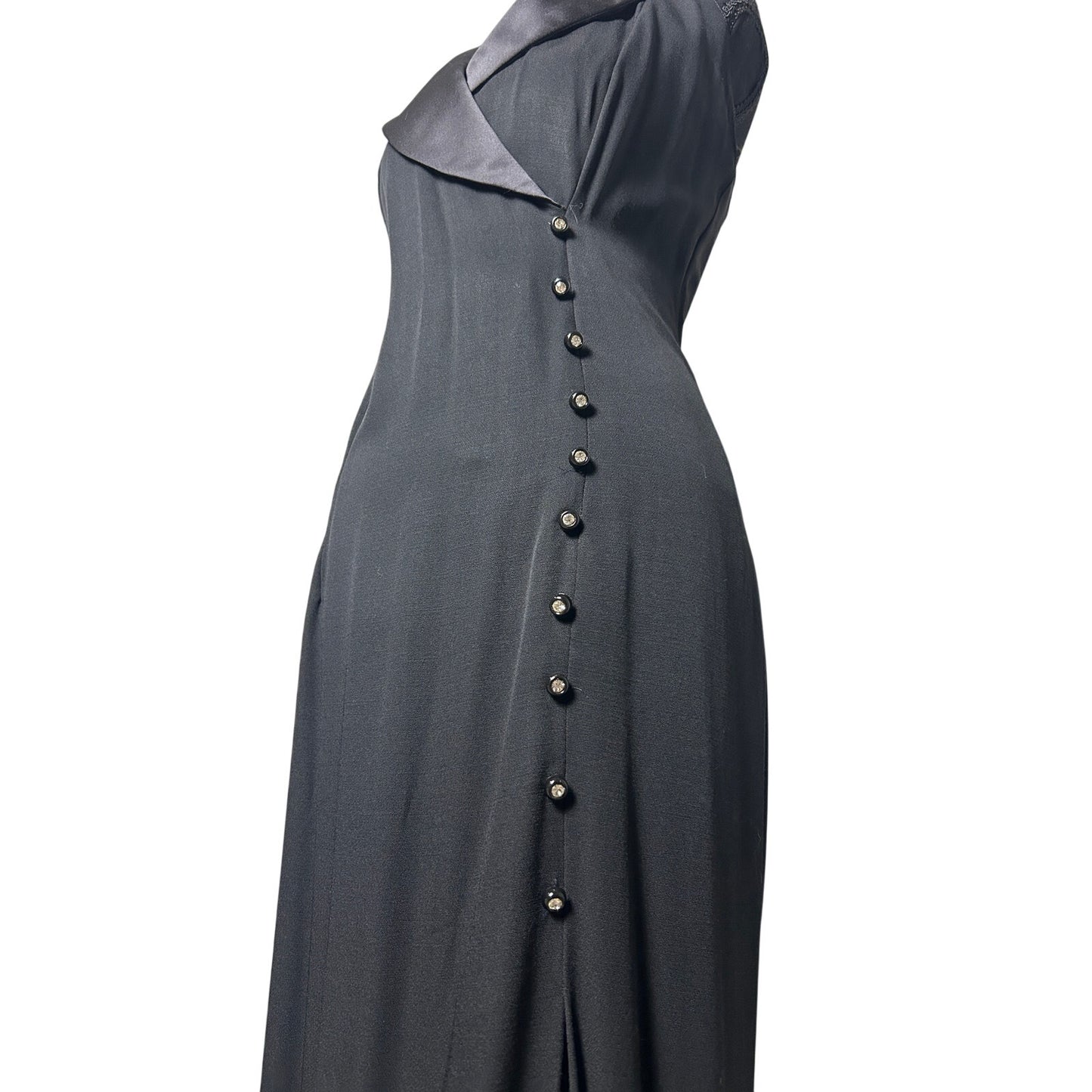 Dave & Johnny Schwarzes Smoking-Maxikleid mit Seitenschlitz, Abendkleid, Met Gala inspiriert