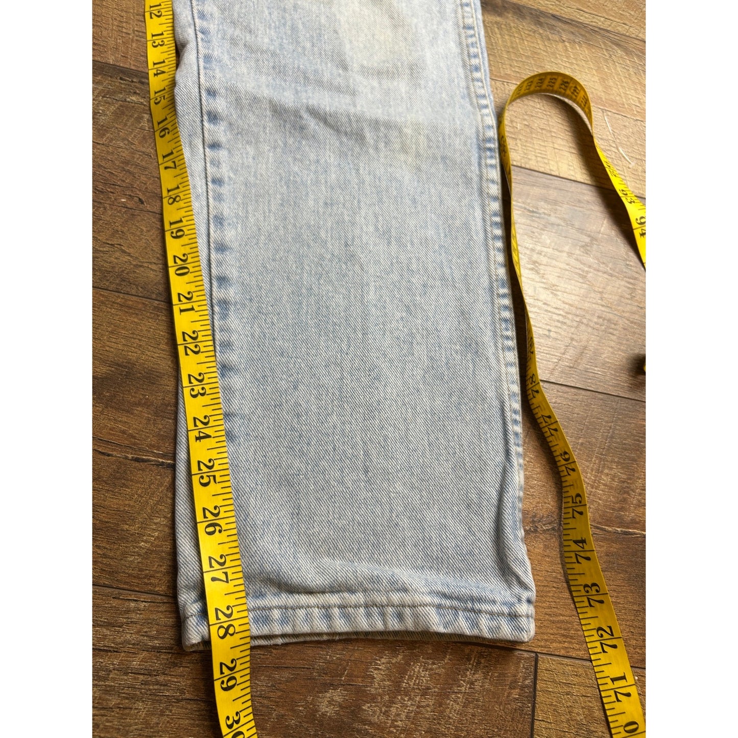 Vintage Wrangler Light Wash Straight Leg Jeans | Classic Western Denim 32x29