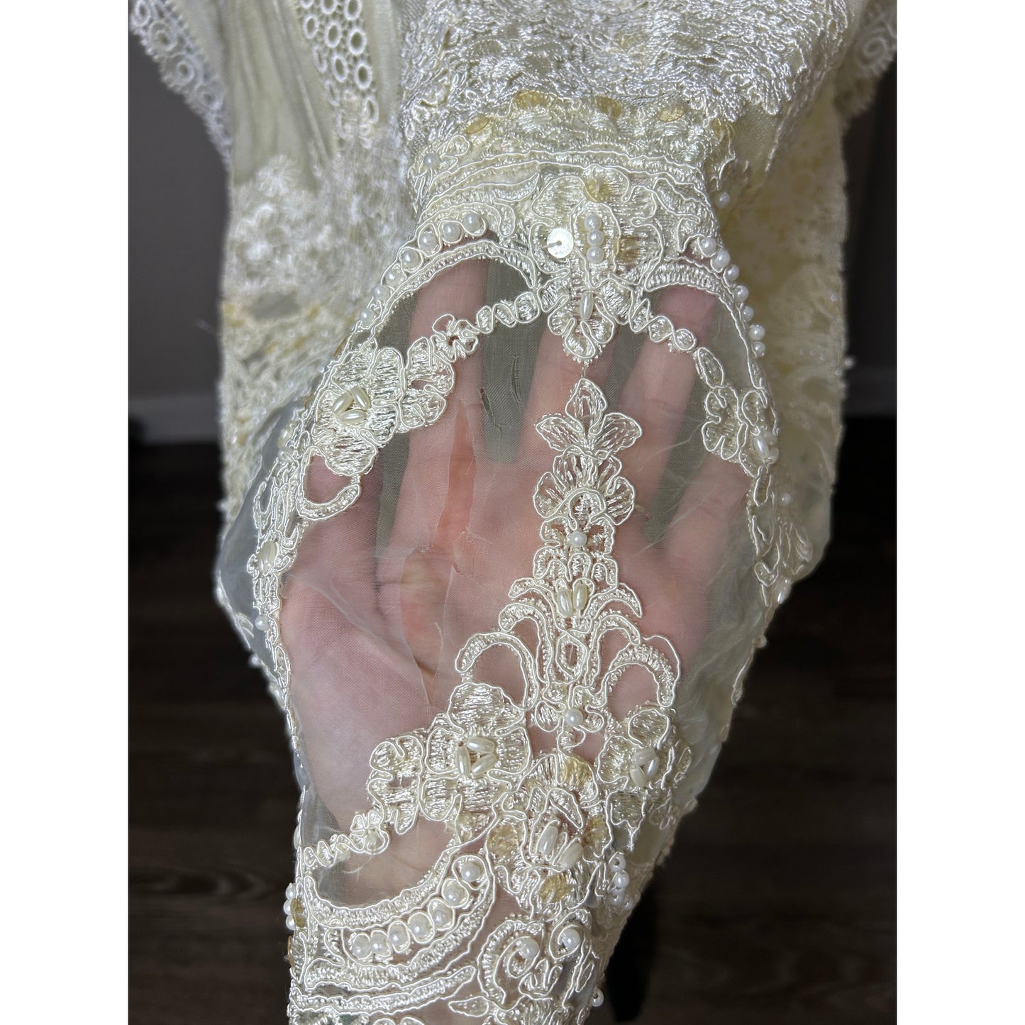 ✨ 1970s Angel Sleeve Boho Goddess Wedding Dress — Beading & Daisy Details