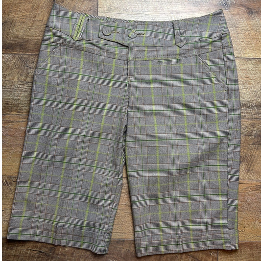 Short bermuda à carreaux DKNY taille 12 style Y2K Corporate Goth Preppy Grunge, coupe tailleur