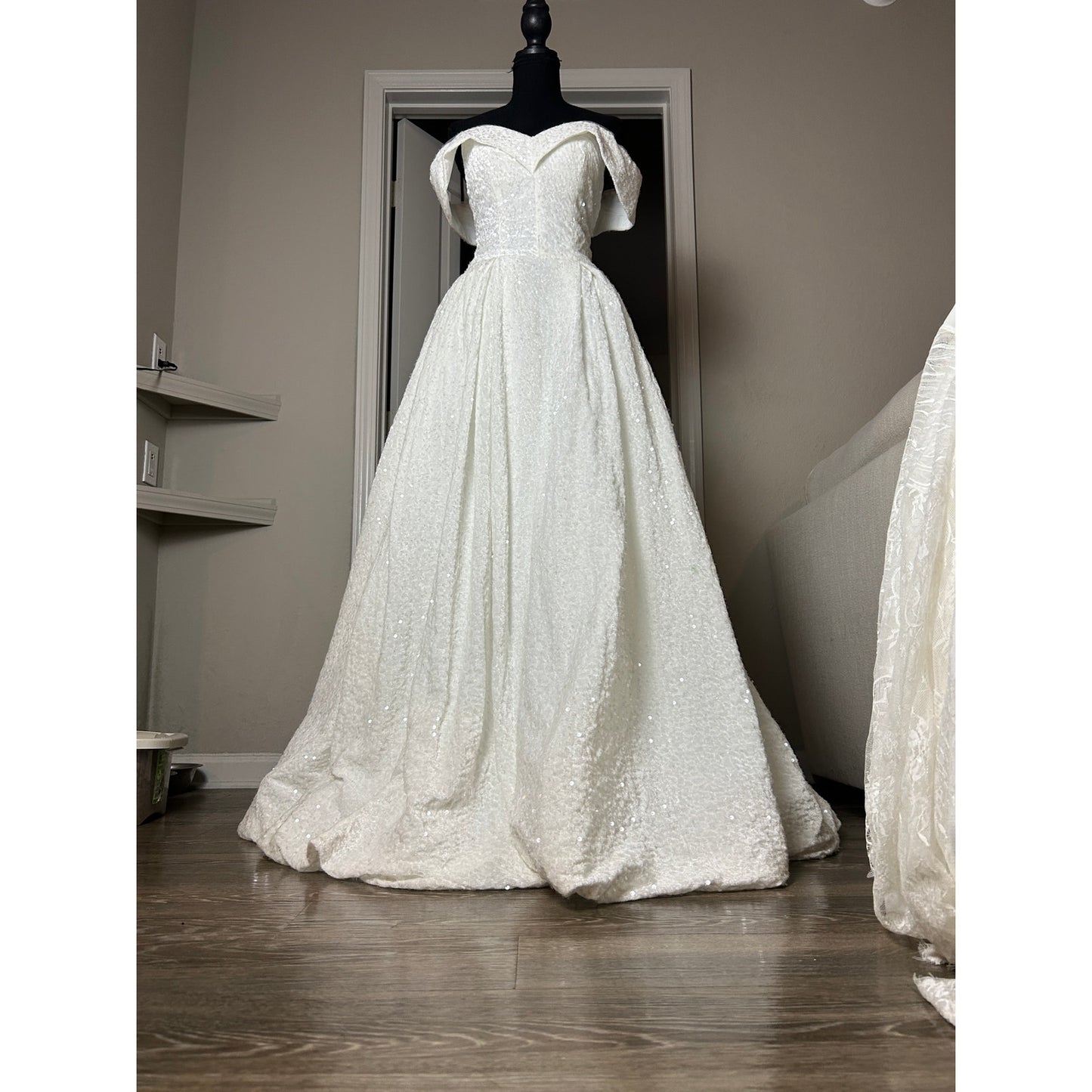 🤍 Carmen-Samtbrautkleid – Korsett-Rücken – Twilight-inspiriert – XS/S