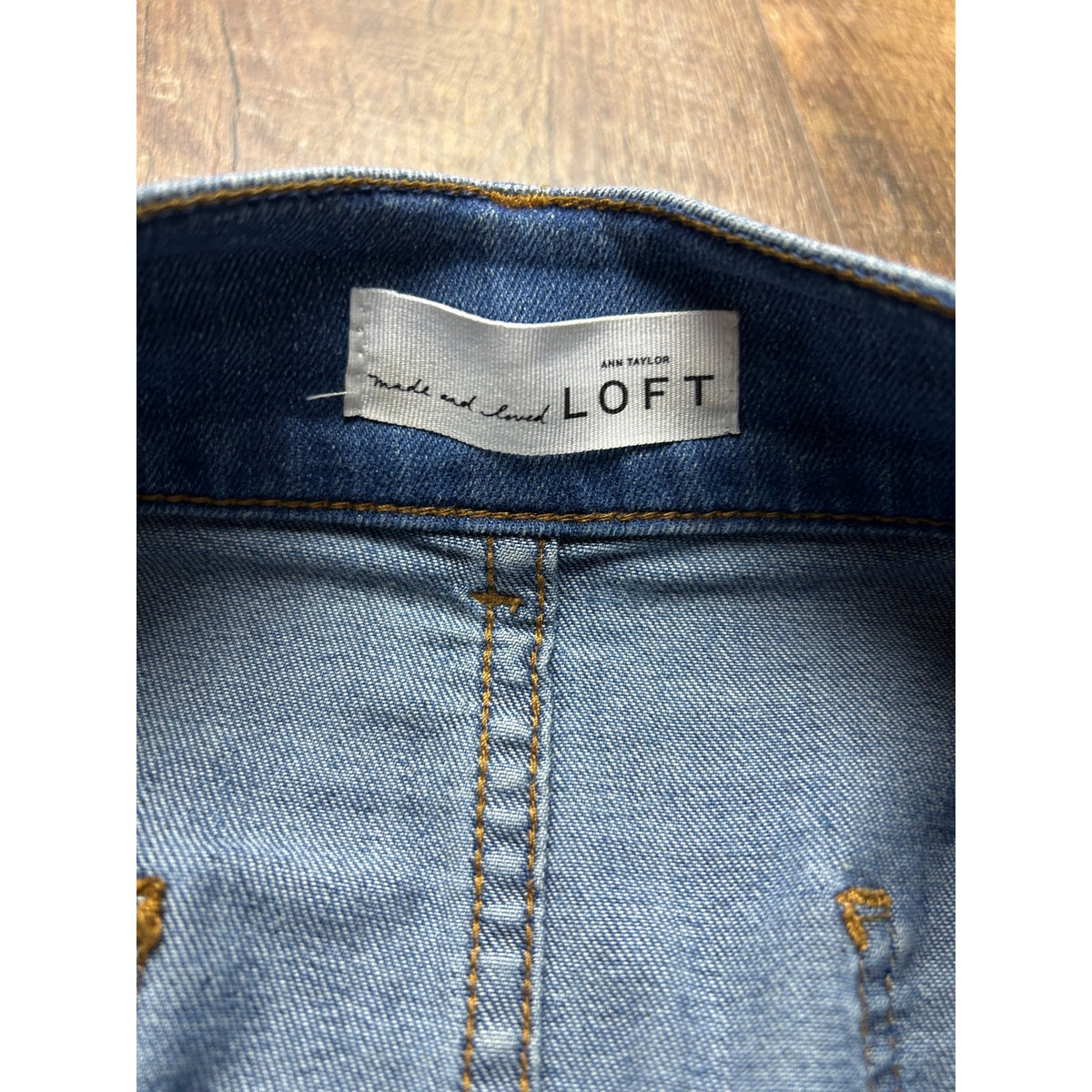 Ann Taylor LOFT Denim Mini Skirt Size 8 Button Front Casual Cool Girl
