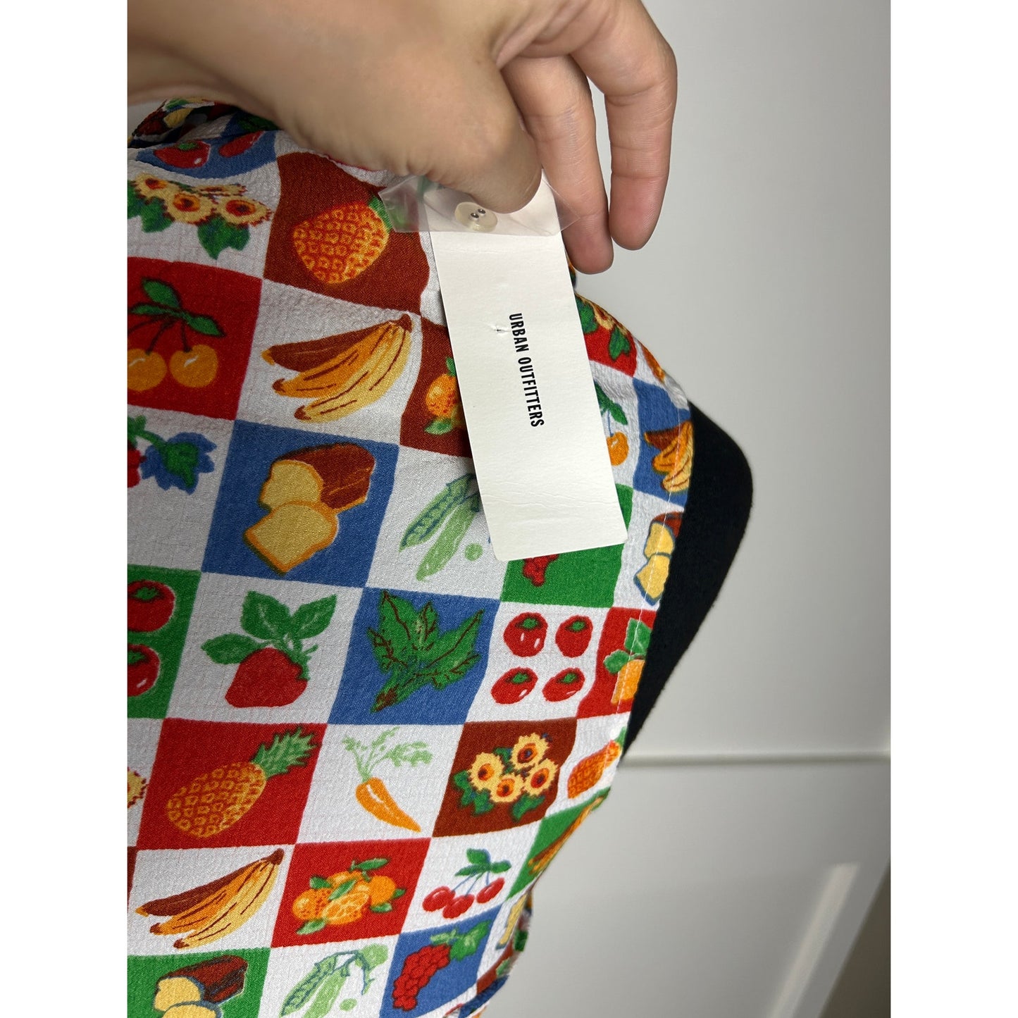 NEU Urban Outfitters Kleid mit Früchtemuster, Kragen, A-Linie, Krepp, Mini