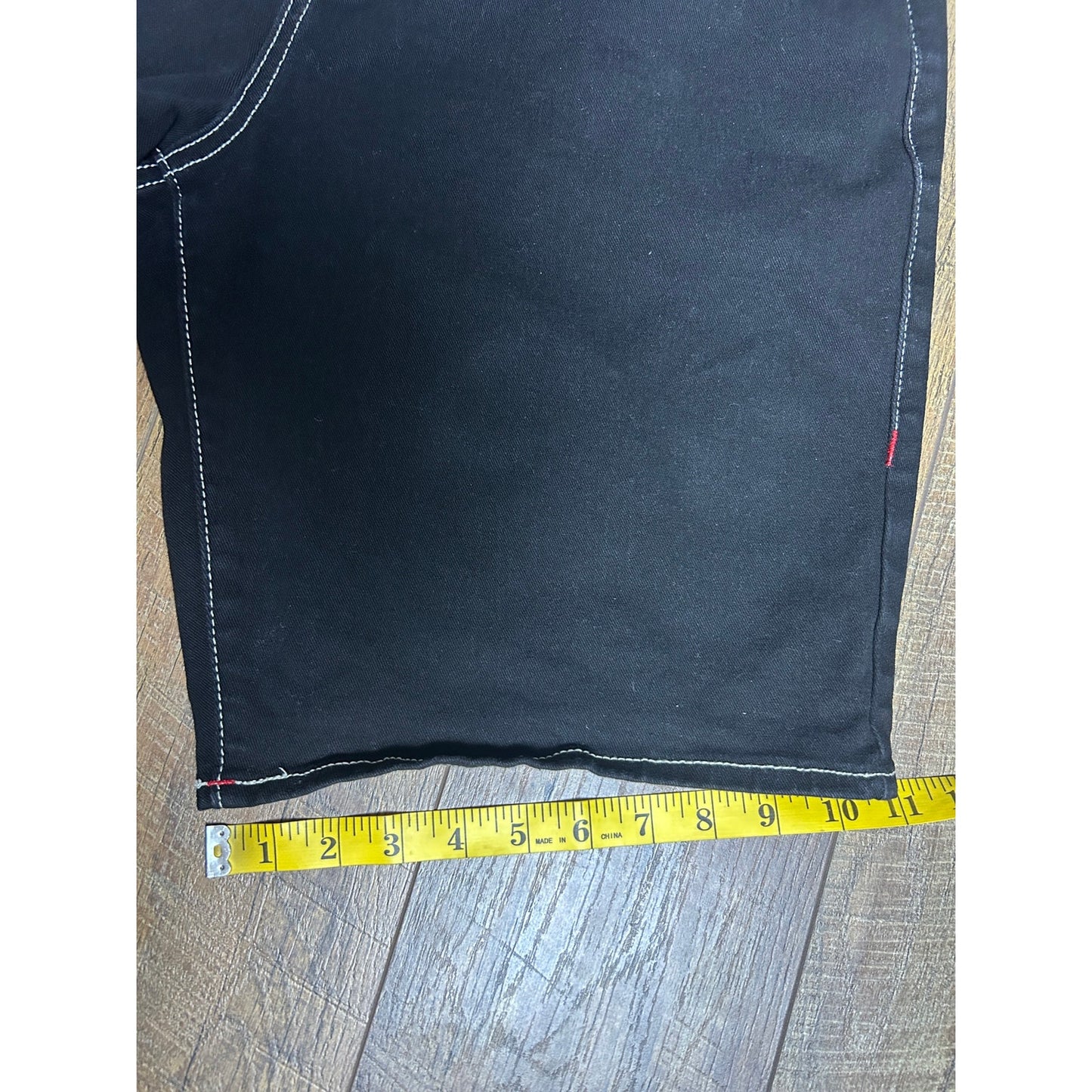 True religion jorts black and red size 34x10