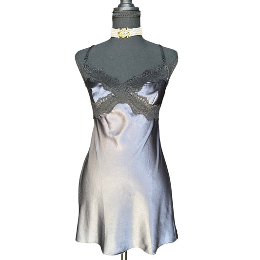 Corporate Goth Y2K Victoria’s Secret Silver Label Seiden-Cami