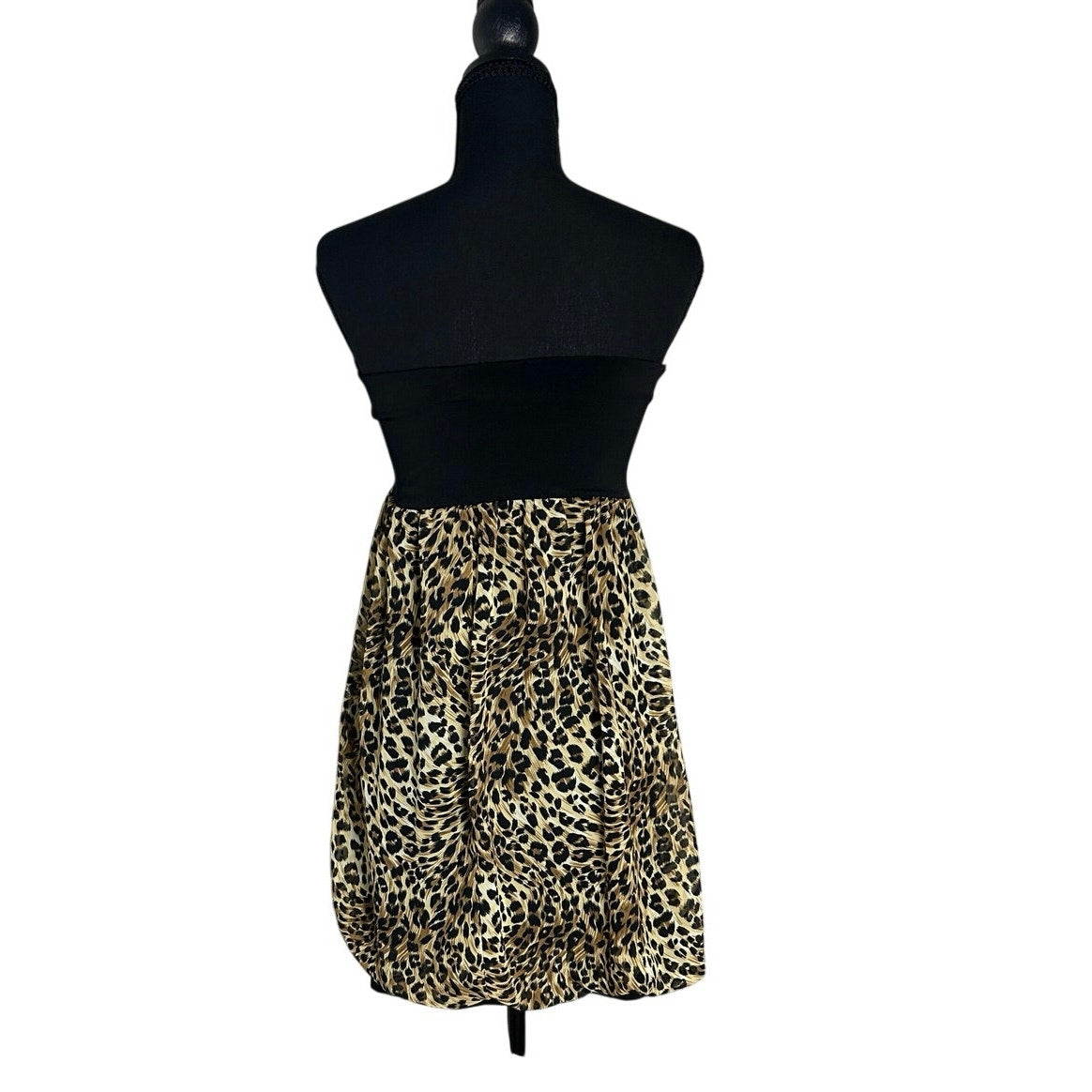Robe courte ballon moulante à imprimé léopard