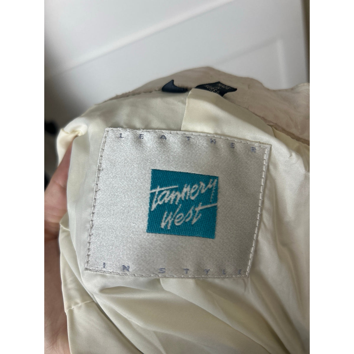 Tannery west white leather pants 27” w 29”L