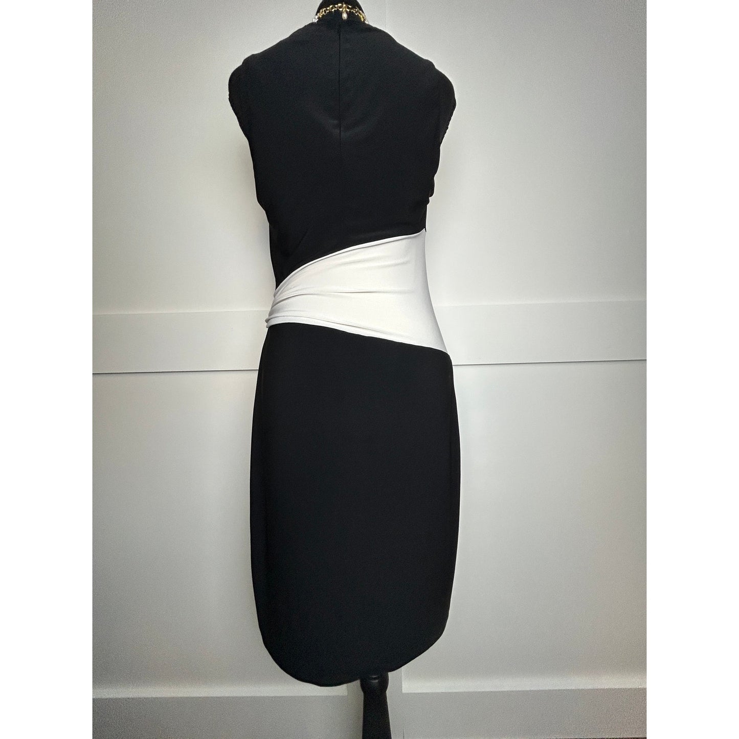 Lauren Ralph Lauren Cocktailkleid, Größe 8, ärmellos, mit drapierten Rüschen und Kontrastdetails