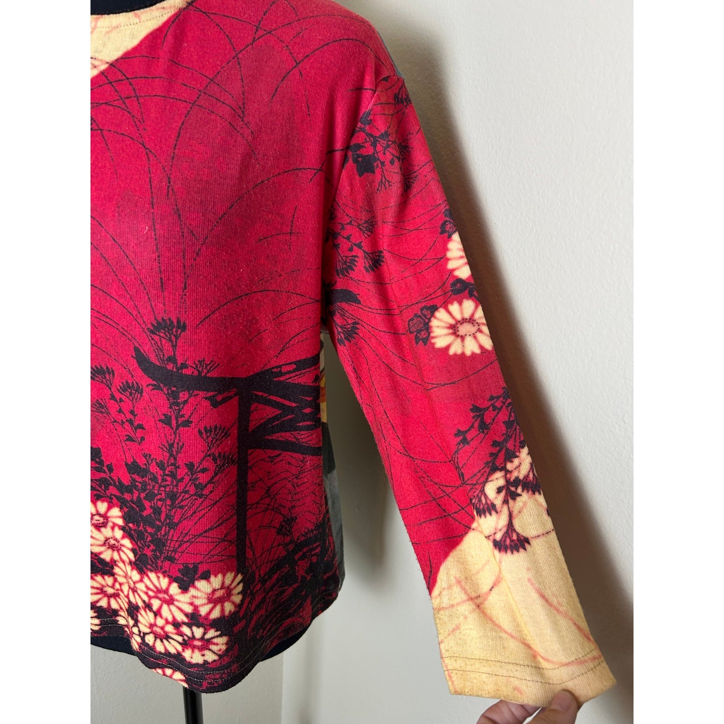 Yukiko Kirschblüten-Grafik-Strickoberteil Größe XL 3/4-Arm Euro Art Y2K T-Shirt