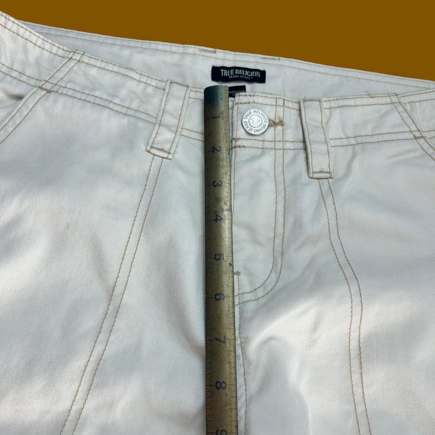 Pantalon cargo blanc avec étiquette