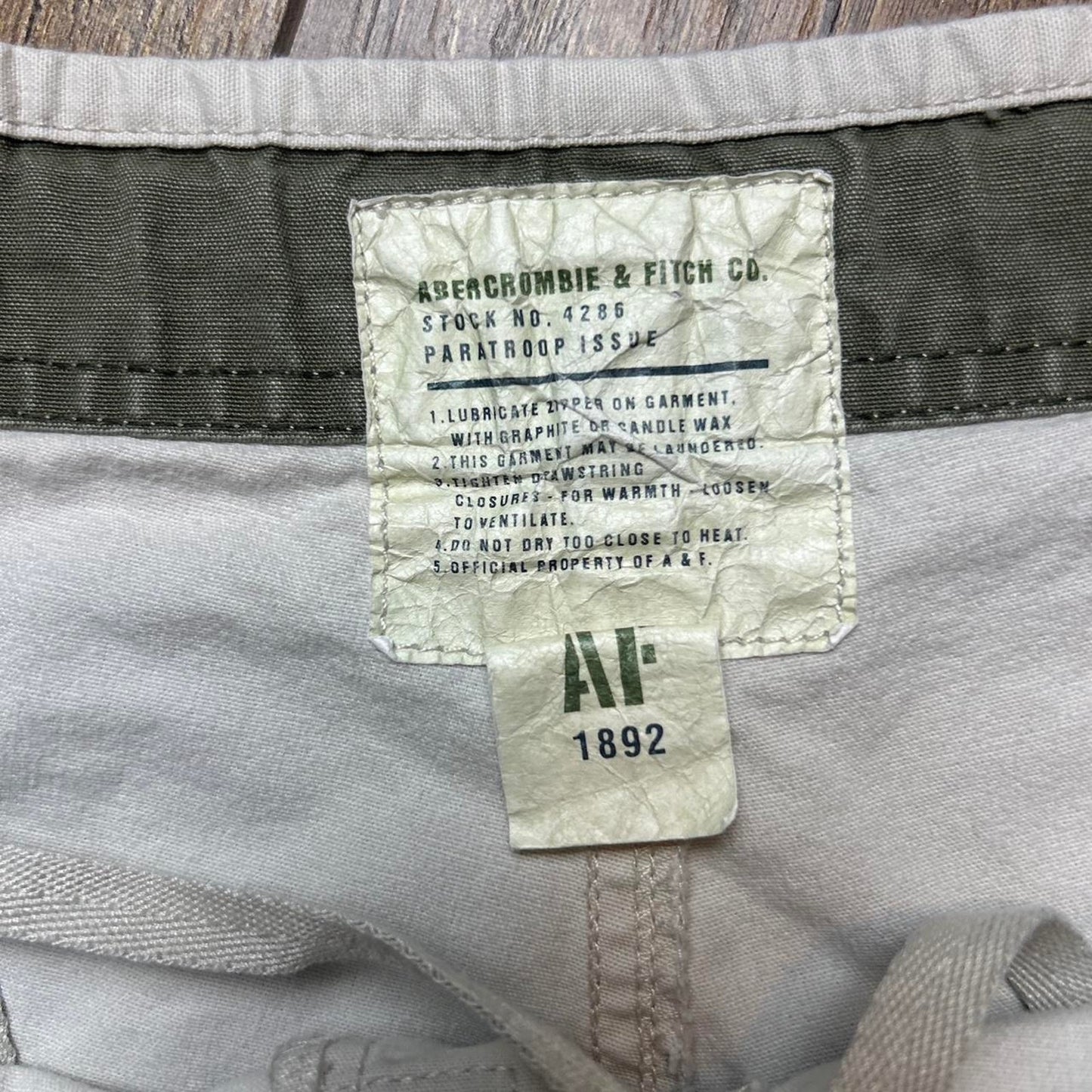 Y2k abercrombie fitch cream