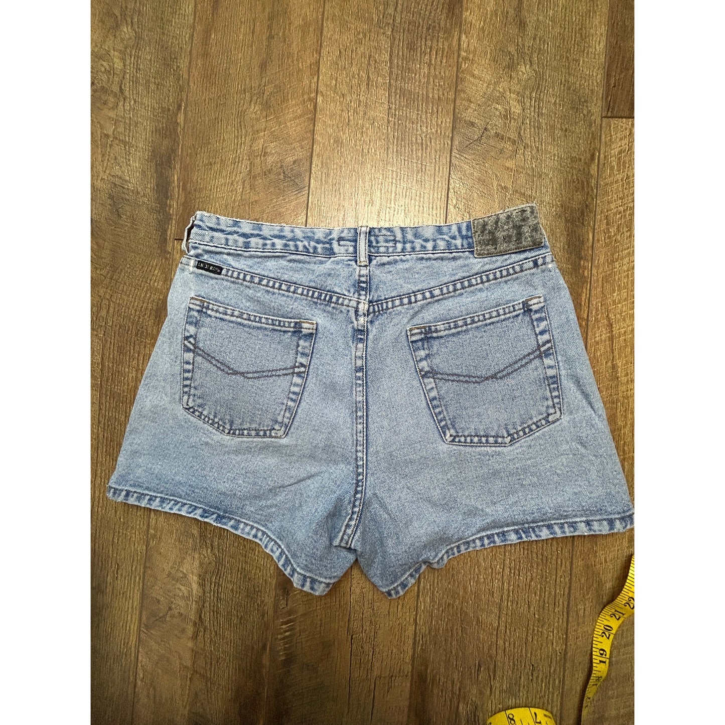 union bay rainbow strip light wash jorts 30in high waist 3in inseam