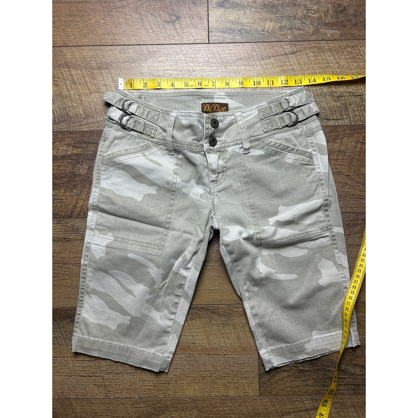 y2k bebop lowrise camo bermuda shorts cotton size 3