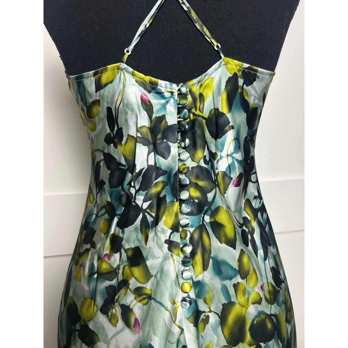 Seiden-Coquette VS Slip-Kleid mit Blättermotiv, überkreuzten Trägern, Knopfleiste, Schlitz, Mini S/M